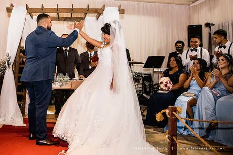 chacara sunshine, casmento na chacara, andrezza justiniano, fotografia para sempre, vestido de noiva, noivo de azul, hobbies para maes azul, meke para noiva,  decoração marsala, votos personalizados, casamento tradicional, '