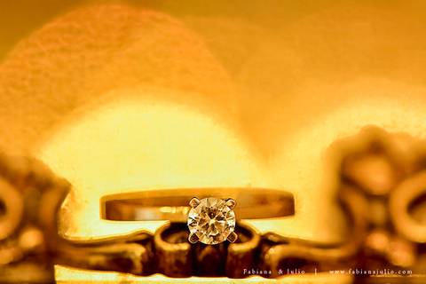 mariana assis, noivas, bella noiva, ahazzo atelies, fotografia para sempre, claudete bem casados, anel de casamento, noiva simples, noiva linda, noiva classica, buquet de flores, joy santos buquet, make suave para noiva, espaço dieters'