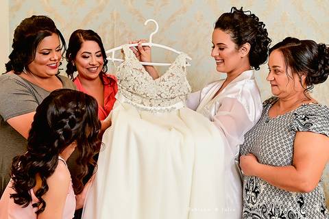 mariana assis, noivas, bella noiva, ahazzo atelies, fotografia para sempre, claudete bem casados, anel de casamento, noiva simples, noiva linda, noiva classica, buquet de flores, joy santos buquet, make suave para noiva, espaço dieters'