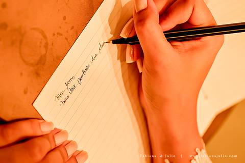 mariana assis, noivas, bella noiva, ahazzo atelies, fotografia para sempre, claudete bem casados, anel de casamento, noiva simples, noiva linda, noiva classica, buquet de flores, joy santos buquet, make suave para noiva, espaço dieters'