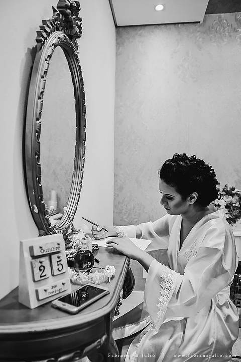 mariana assis, noivas, bella noiva, ahazzo atelies, fotografia para sempre, claudete bem casados, anel de casamento, noiva simples, noiva linda, noiva classica, buquet de flores, joy santos buquet, make suave para noiva, espaço dieters'