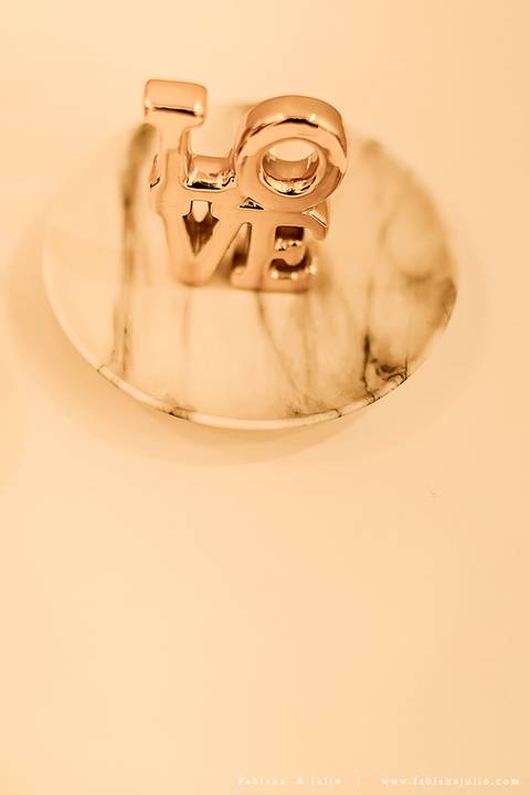 mariana assis, noivas, bella noiva, ahazzo atelies, fotografia para sempre, claudete bem casados, anel de casamento, noiva simples, noiva linda, noiva classica, buquet de flores, joy santos buquet, make suave para noiva, espaço dieters'