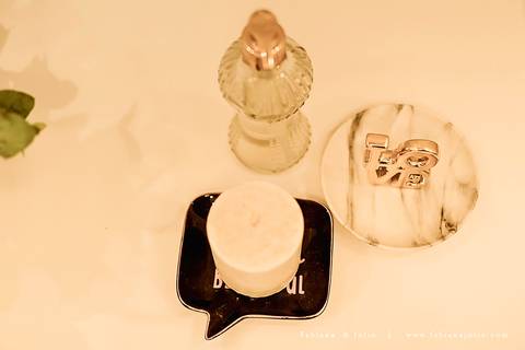 mariana assis, noivas, bella noiva, ahazzo atelies, fotografia para sempre, claudete bem casados, anel de casamento, noiva simples, noiva linda, noiva classica, buquet de flores, joy santos buquet, make suave para noiva, espaço dieters'