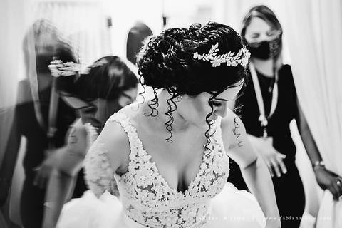 mariana assis, noivas, bella noiva, ahazzo atelies, fotografia para sempre, claudete bem casados, anel de casamento, noiva simples, noiva linda, noiva classica, buquet de flores, joy santos buquet, make suave para noiva, espaço dieters'