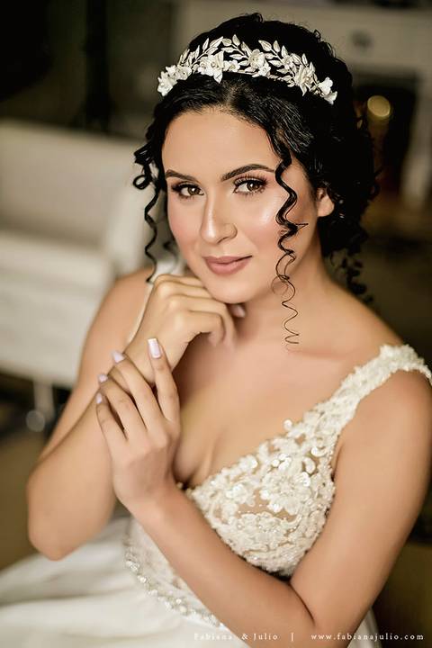 mariana assis, noivas, bella noiva, ahazzo atelies, fotografia para sempre, claudete bem casados, anel de casamento, noiva simples, noiva linda, noiva classica, buquet de flores, joy santos buquet, make suave para noiva, espaço dieters'