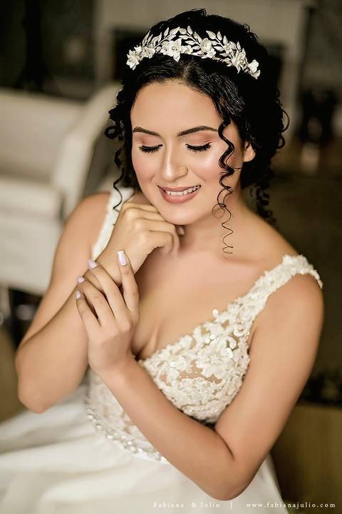 mariana assis, noivas, bella noiva, ahazzo atelies, fotografia para sempre, claudete bem casados, anel de casamento, noiva simples, noiva linda, noiva classica, buquet de flores, joy santos buquet, make suave para noiva, espaço dieters'
