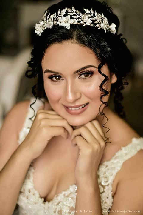 mariana assis, noivas, bella noiva, ahazzo atelies, fotografia para sempre, claudete bem casados, anel de casamento, noiva simples, noiva linda, noiva classica, buquet de flores, joy santos buquet, make suave para noiva, espaço dieters'