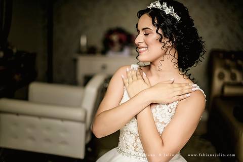 mariana assis, noivas, bella noiva, ahazzo atelies, fotografia para sempre, claudete bem casados, anel de casamento, noiva simples, noiva linda, noiva classica, buquet de flores, joy santos buquet, make suave para noiva, espaço dieters'