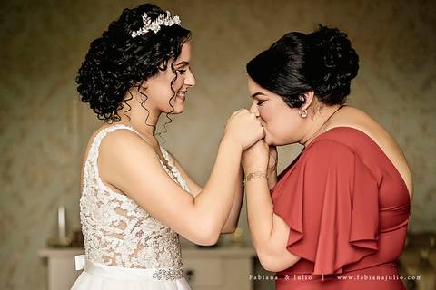 mariana assis, noivas, bella noiva, ahazzo atelies, fotografia para sempre, claudete bem casados, anel de casamento, noiva simples, noiva linda, noiva classica, buquet de flores, joy santos buquet, make suave para noiva, espaço dieters'