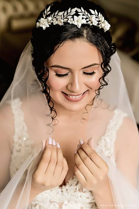 mariana assis, noivas, bella noiva, ahazzo atelies, fotografia para sempre, claudete bem casados, anel de casamento, noiva simples, noiva linda, noiva classica, buquet de flores, joy santos buquet, make suave para noiva, espaço dieters'
