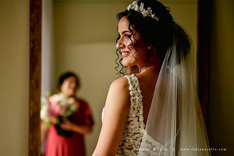 mariana assis, noivas, bella noiva, ahazzo atelies, fotografia para sempre, claudete bem casados, anel de casamento, noiva simples, noiva linda, noiva classica, buquet de flores, joy santos buquet, make suave para noiva, espaço dieters'