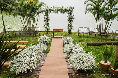 mariana assis, noivas, bella noiva, ahazzo atelies, fotografia para sempre, claudete bem casados, anel de casamento, noiva simples, noiva linda, noiva classica, buquet de flores, joy santos buquet, make suave para noiva, espaço dieters'