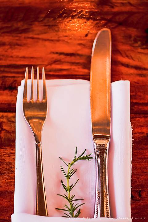 mariana assis, noivas, bella noiva, ahazzo atelies, fotografia para sempre, claudete bem casados, anel de casamento, noiva simples, noiva linda, noiva classica, buquet de flores, joy santos buquet, make suave para noiva, espaço dieters'