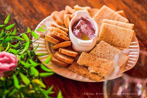 mariana assis, noivas, bella noiva, ahazzo atelies, fotografia para sempre, claudete bem casados, anel de casamento, noiva simples, noiva linda, noiva classica, buquet de flores, joy santos buquet, make suave para noiva, espaço dieters'