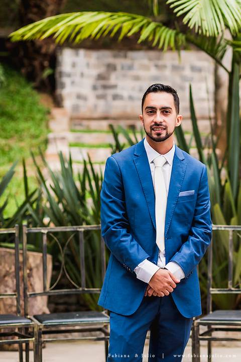 mariana assis, noivas, bella noiva, ahazzo atelies, fotografia para sempre, claudete bem casados, anel de casamento, noiva simples, noiva linda, noiva classica, buquet de flores, joy santos buquet, make suave para noiva, espaço dieters'