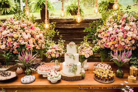 mariana assis, noivas, bella noiva, ahazzo atelies, fotografia para sempre, claudete bem casados, anel de casamento, noiva simples, noiva linda, noiva classica, buquet de flores, joy santos buquet, make suave para noiva, espaço dieters'