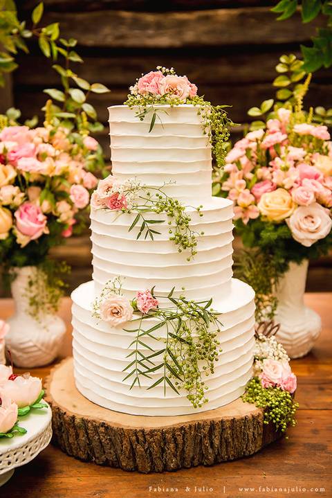 mariana assis, noivas, bella noiva, ahazzo atelies, fotografia para sempre, claudete bem casados, anel de casamento, noiva simples, noiva linda, noiva classica, buquet de flores, joy santos buquet, make suave para noiva, espaço dieters'