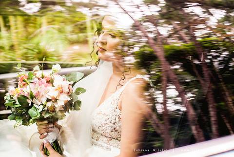 mariana assis, noivas, bella noiva, ahazzo atelies, fotografia para sempre, claudete bem casados, anel de casamento, noiva simples, noiva linda, noiva classica, buquet de flores, joy santos buquet, make suave para noiva, espaço dieters'