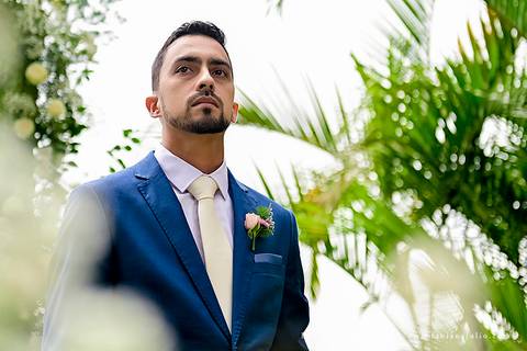 mariana assis, noivas, bella noiva, ahazzo atelies, fotografia para sempre, claudete bem casados, anel de casamento, noiva simples, noiva linda, noiva classica, buquet de flores, joy santos buquet, make suave para noiva, espaço dieters'