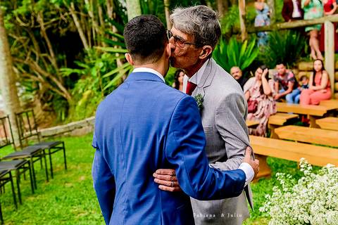 mariana assis, noivas, bella noiva, ahazzo atelies, fotografia para sempre, claudete bem casados, anel de casamento, noiva simples, noiva linda, noiva classica, buquet de flores, joy santos buquet, make suave para noiva, espaço dieters'
