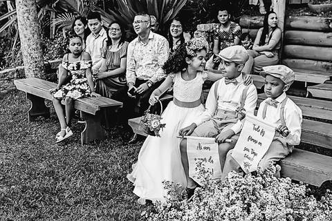 mariana assis, noivas, bella noiva, ahazzo atelies, fotografia para sempre, claudete bem casados, anel de casamento, noiva simples, noiva linda, noiva classica, buquet de flores, joy santos buquet, make suave para noiva, espaço dieters'