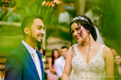 mariana assis, noivas, bella noiva, ahazzo atelies, fotografia para sempre, claudete bem casados, anel de casamento, noiva simples, noiva linda, noiva classica, buquet de flores, joy santos buquet, make suave para noiva, espaço dieters'