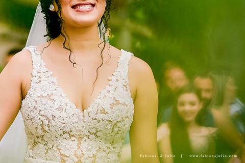 mariana assis, noivas, bella noiva, ahazzo atelies, fotografia para sempre, claudete bem casados, anel de casamento, noiva simples, noiva linda, noiva classica, buquet de flores, joy santos buquet, make suave para noiva, espaço dieters'