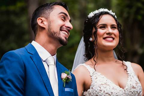 mariana assis, noivas, bella noiva, ahazzo atelies, fotografia para sempre, claudete bem casados, anel de casamento, noiva simples, noiva linda, noiva classica, buquet de flores, joy santos buquet, make suave para noiva, espaço dieters'