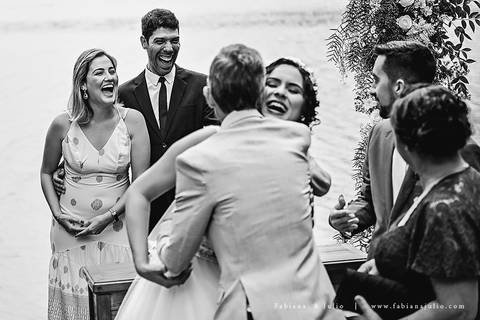 mariana assis, noivas, bella noiva, ahazzo atelies, fotografia para sempre, claudete bem casados, anel de casamento, noiva simples, noiva linda, noiva classica, buquet de flores, joy santos buquet, make suave para noiva, espaço dieters'