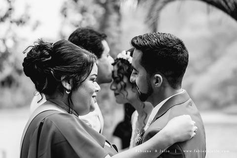 mariana assis, noivas, bella noiva, ahazzo atelies, fotografia para sempre, claudete bem casados, anel de casamento, noiva simples, noiva linda, noiva classica, buquet de flores, joy santos buquet, make suave para noiva, espaço dieters'