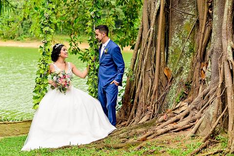mariana assis, noivas, bella noiva, ahazzo atelies, fotografia para sempre, claudete bem casados, anel de casamento, noiva simples, noiva linda, noiva classica, buquet de flores, joy santos buquet, make suave para noiva, espaço dieters'
