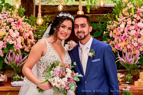 mariana assis, noivas, bella noiva, ahazzo atelies, fotografia para sempre, claudete bem casados, anel de casamento, noiva simples, noiva linda, noiva classica, buquet de flores, joy santos buquet, make suave para noiva, espaço dieters'