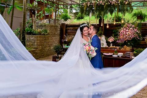 mariana assis, noivas, bella noiva, ahazzo atelies, fotografia para sempre, claudete bem casados, anel de casamento, noiva simples, noiva linda, noiva classica, buquet de flores, joy santos buquet, make suave para noiva, espaço dieters'