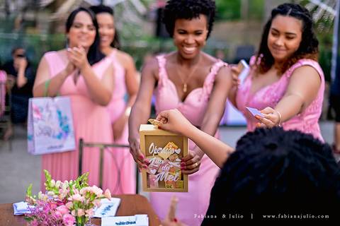 mariana assis, noivas, bella noiva, ahazzo atelies, fotografia para sempre, claudete bem casados, anel de casamento, noiva simples, noiva linda, noiva classica, buquet de flores, joy santos buquet, make suave para noiva, espaço dieters'