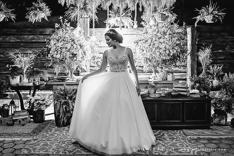 mariana assis, noivas, bella noiva, ahazzo atelies, fotografia para sempre, claudete bem casados, anel de casamento, noiva simples, noiva linda, noiva classica, buquet de flores, joy santos buquet, make suave para noiva, espaço dieters'