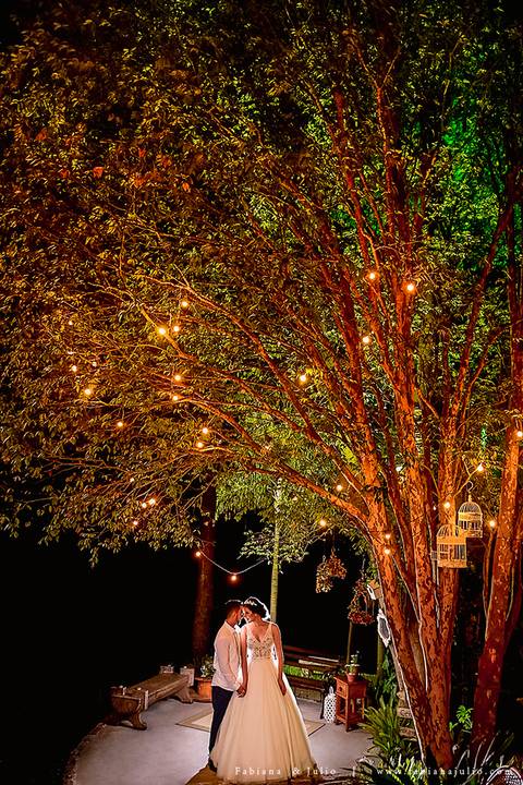 mariana assis, noivas, bella noiva, ahazzo atelies, fotografia para sempre, claudete bem casados, anel de casamento, noiva simples, noiva linda, noiva classica, buquet de flores, joy santos buquet, make suave para noiva, espaço dieters'