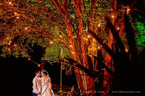 mariana assis, noivas, bella noiva, ahazzo atelies, fotografia para sempre, claudete bem casados, anel de casamento, noiva simples, noiva linda, noiva classica, buquet de flores, joy santos buquet, make suave para noiva, espaço dieters'