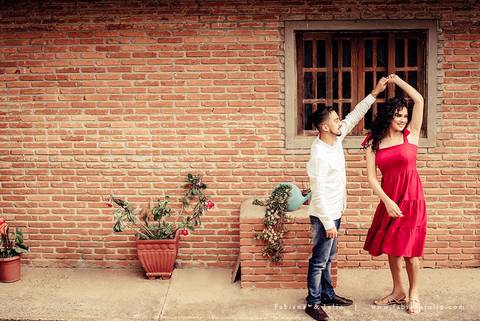 ensaio de casal, vestido vermelho, vinicula, ensaio na vinicula, ensaio externo de casal, lugares diferentes para ensaio de casal, lugares rusticos para ensaio de casal, fotografia para sempre, fabiana e julio para sempre, pré wedding '