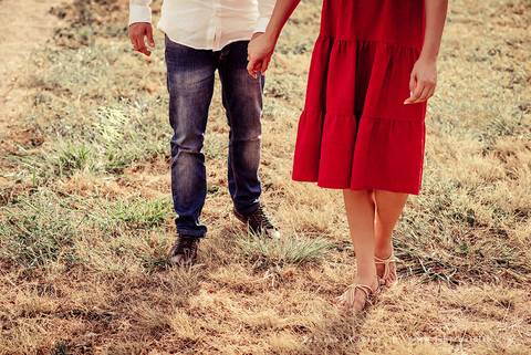ensaio de casal, vestido vermelho, vinicula, ensaio na vinicula, ensaio externo de casal, lugares diferentes para ensaio de casal, lugares rusticos para ensaio de casal, fotografia para sempre, fabiana e julio para sempre, pré wedding '