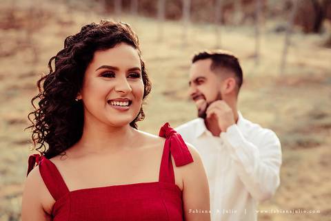 ensaio de casal, vestido vermelho, vinicula, ensaio na vinicula, ensaio externo de casal, lugares diferentes para ensaio de casal, lugares rusticos para ensaio de casal, fotografia para sempre, fabiana e julio para sempre, pré wedding '