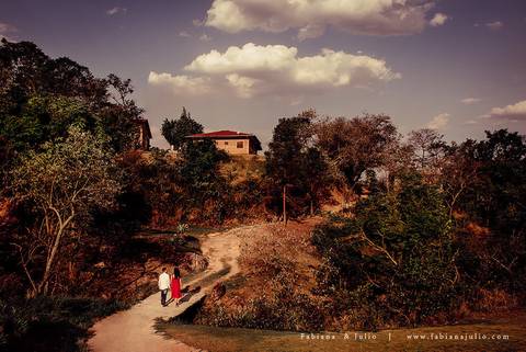 ensaio de casal, vestido vermelho, vinicula, ensaio na vinicula, ensaio externo de casal, lugares diferentes para ensaio de casal, lugares rusticos para ensaio de casal, fotografia para sempre, fabiana e julio para sempre, pré wedding '