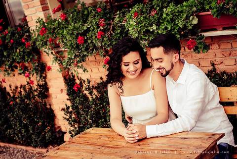 ensaio de casal, vestido vermelho, vinicula, ensaio na vinicula, ensaio externo de casal, lugares diferentes para ensaio de casal, lugares rusticos para ensaio de casal, fotografia para sempre, fabiana e julio para sempre, pré wedding '