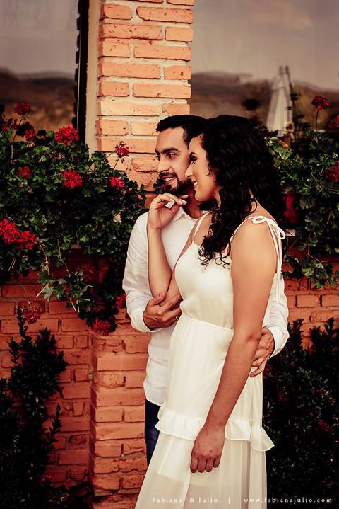 ensaio de casal, vestido vermelho, vinicula, ensaio na vinicula, ensaio externo de casal, lugares diferentes para ensaio de casal, lugares rusticos para ensaio de casal, fotografia para sempre, fabiana e julio para sempre, pré wedding '