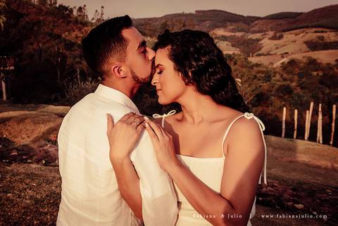 ensaio de casal, vestido vermelho, vinicula, ensaio na vinicula, ensaio externo de casal, lugares diferentes para ensaio de casal, lugares rusticos para ensaio de casal, fotografia para sempre, fabiana e julio para sempre, pré wedding '