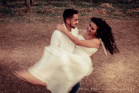 ensaio de casal, vestido vermelho, vinicula, ensaio na vinicula, ensaio externo de casal, lugares diferentes para ensaio de casal, lugares rusticos para ensaio de casal, fotografia para sempre, fabiana e julio para sempre, pré wedding '
