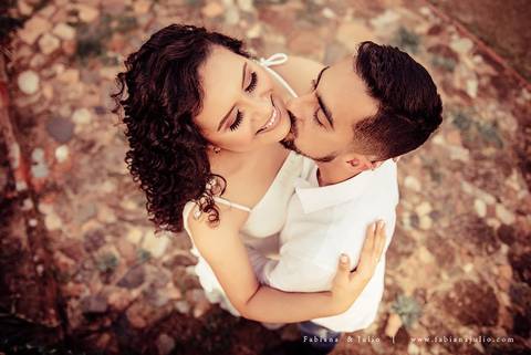 ensaio de casal, vestido vermelho, vinicula, ensaio na vinicula, ensaio externo de casal, lugares diferentes para ensaio de casal, lugares rusticos para ensaio de casal, fotografia para sempre, fabiana e julio para sempre, pré wedding '