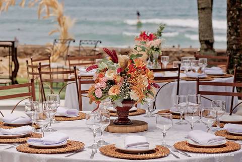 casa80guaruja, mariana assis lounge, casamento na praia, casar na praia, decoração praiana, decoração vinho, madrinhas de marsala, dia da noiva, dia do noivo, fotografia para sempre, cerimonia de lava pés, noiva clean, noivo de azul, protéia, buque africa'