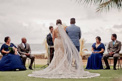 casa80guaruja, mariana assis lounge, casamento na praia, casar na praia, decoração praiana, decoração vinho, madrinhas de marsala, dia da noiva, dia do noivo, fotografia para sempre, cerimonia de lava pés, noiva clean, noivo de azul, protéia, buque africa'