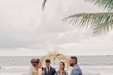 casa80guaruja, mariana assis lounge, casamento na praia, casar na praia, decoração praiana, decoração vinho, madrinhas de marsala, dia da noiva, dia do noivo, fotografia para sempre, cerimonia de lava pés, noiva clean, noivo de azul, protéia, buque africa'
