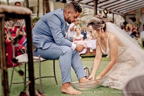 casa80guaruja, mariana assis lounge, casamento na praia, casar na praia, decoração praiana, decoração vinho, madrinhas de marsala, dia da noiva, dia do noivo, fotografia para sempre, cerimonia de lava pés, noiva clean, noivo de azul, protéia, buque africa'